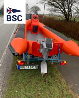 E-Rik kommt! Mit Unterstützung der Ilse und Erik Borgwaldt-Stiftung sowie der Förderung der Stadt Hamburg können wir ein Elektroschlauchboot für die Sicherung von Trainings und Regatten auf der Alster und anderen Binnenrevieren in Dienst stellen. Vielen Dank an die Stiftung, die Stadt Hamburg und allen anderen, die helfen dieses Projekt umzusetzen.

Fotos SöSö