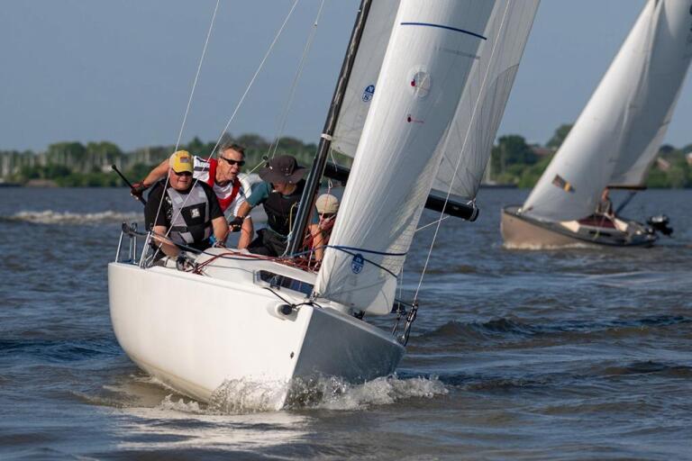 Mittwochssegeln: Über 30 Boote bei perfekten Bedingungen / 