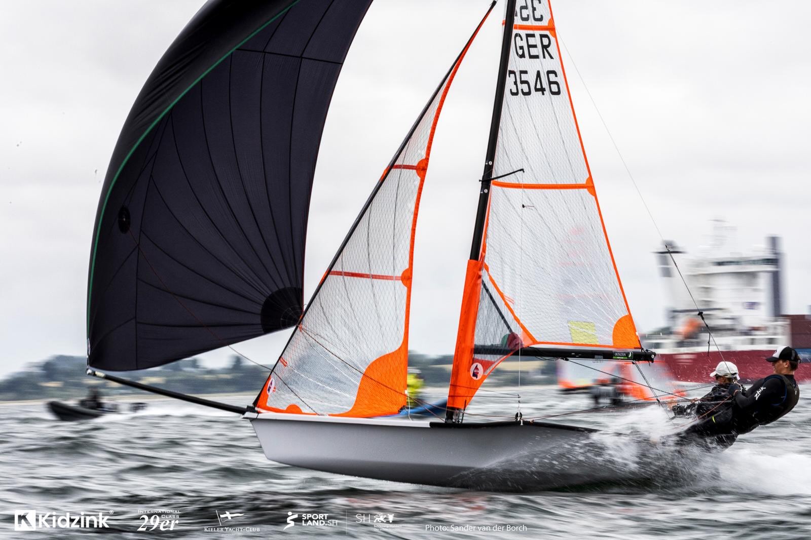 Johan Müller wird mit Hanno Gewinn U17 Weltmeisterschaft bei der 29er Weltmeisterschaft in Kiel! Herzlichen Glückwunsch! Johan ist bei uns im Opti/ILCA Trainerteam.

foto @sandervanderborch.photography
